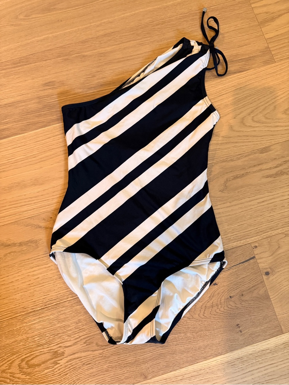 DKNY One Shoulder Black & Cream Striped One-Piece Swimsuit Size 10 - Picture 2 of 8